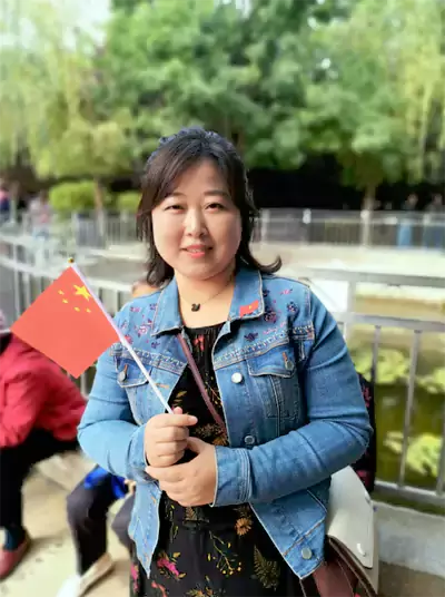 姑娘 你的名字我不知道 但你是如此神采飞扬 让人流连忘返