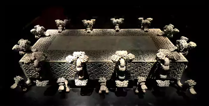 云纹铜禁 国宝文物 价值:将中国失蜡法铸造工艺的历史向前推进1100年