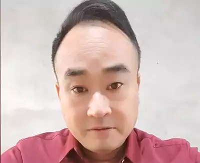 钟馗：天安门广场前 烈士纪念碑前 在每年的国庆期间为什么要摆放多个孙中山画像？
