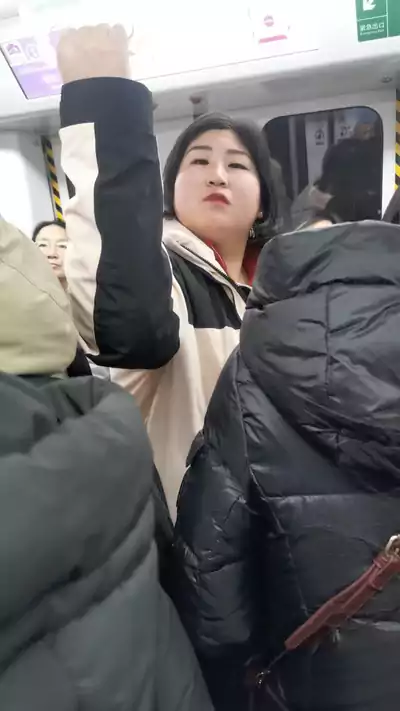 春节晚上洛阳解放路大卫天地的丹尼斯