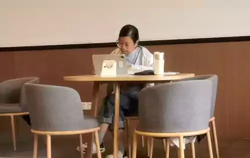 七律二首 咏夏季的图书馆 